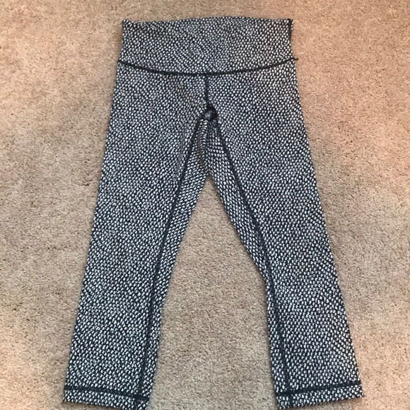 lululemon athletica Pants - Lululemon crop leggings
